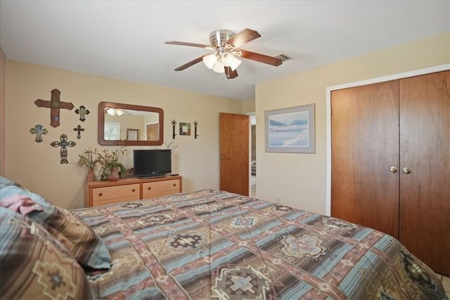 731 County Road 325, George West, TX 78022