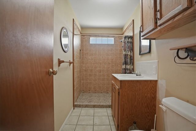 731 County Road 325, George West, TX 78022