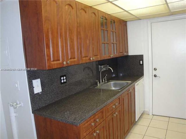 18111 NW 68th Ave I208, Hialeah, FL 33015