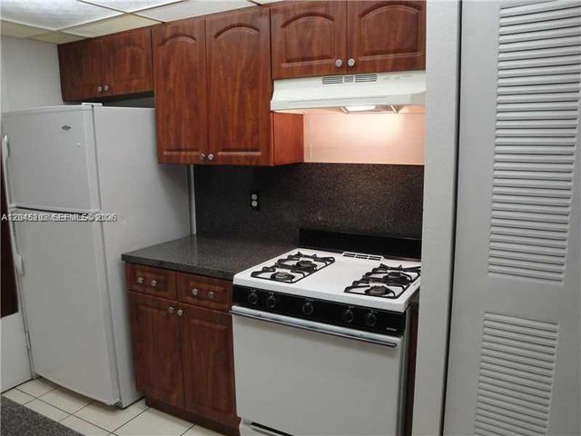 18111 NW 68th Ave I208, Hialeah, FL 33015