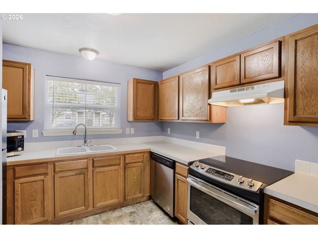 19155 Se YAMHILL St 17, Portland, OR 97233