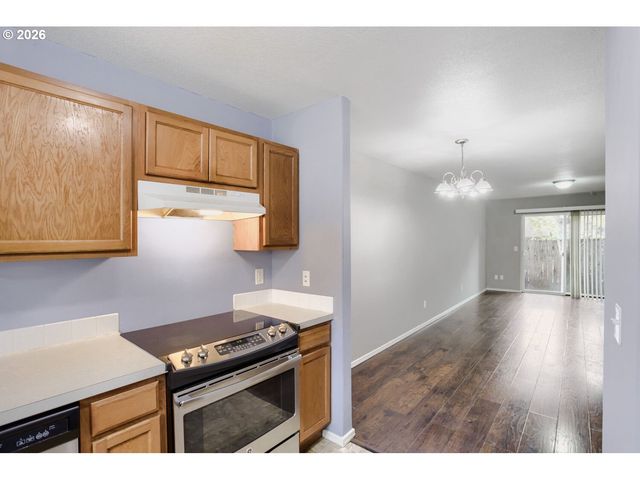 19155 Se YAMHILL St 17, Portland, OR 97233