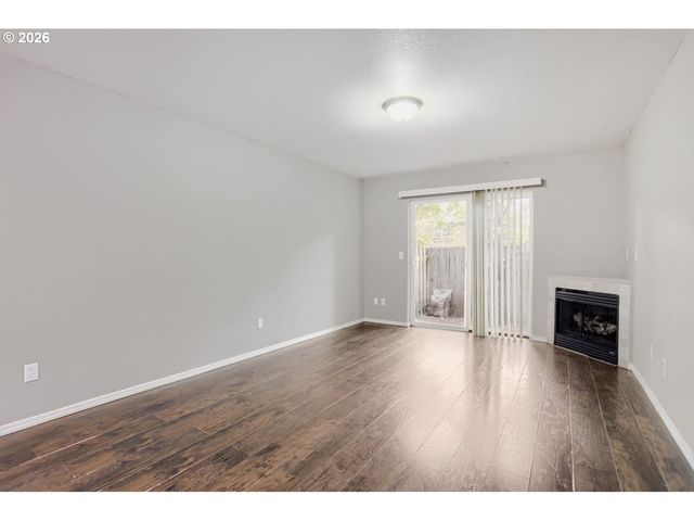 19155 Se YAMHILL St 17, Portland, OR 97233