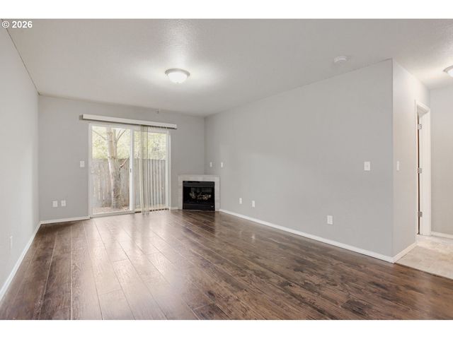 19155 Se YAMHILL St 17, Portland, OR 97233