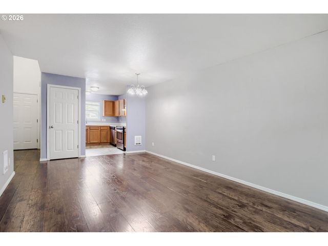 19155 Se YAMHILL St 17, Portland, OR 97233