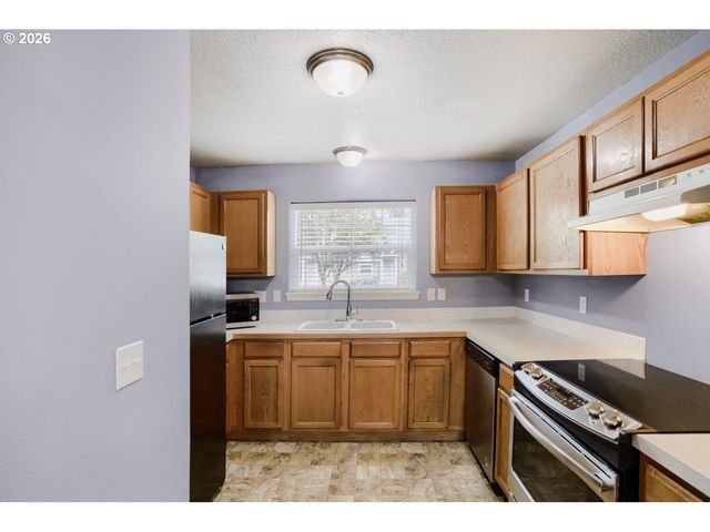 19155 Se YAMHILL St 17, Portland, OR 97233