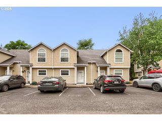 19155 Se YAMHILL St 17, Portland, OR 97233