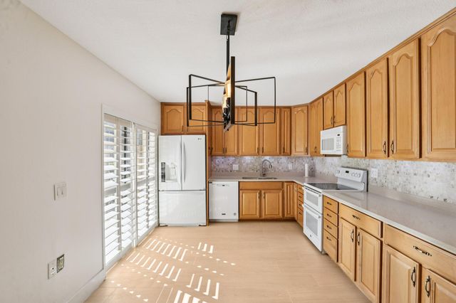 2911 SW 22nd Circle 37b, Delray Beach, FL 33445