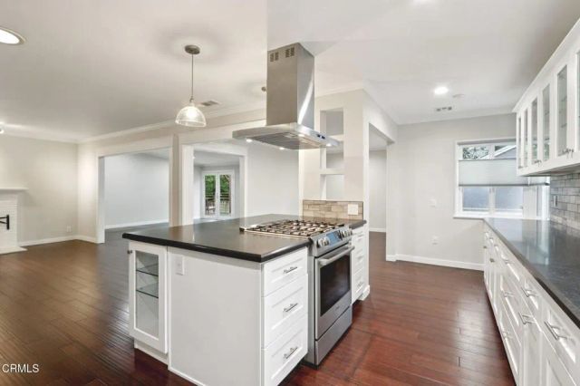 1255 Oak Circle Drive, Glendale, CA 91208