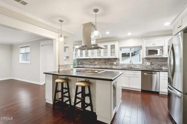 1255 Oak Circle Drive, Glendale, CA 91208