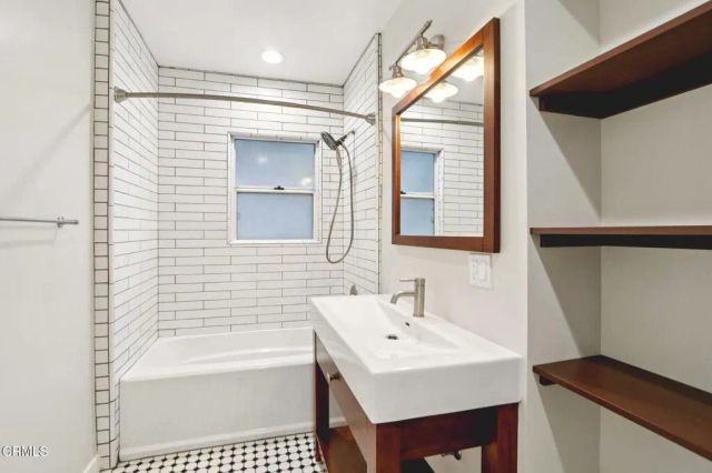 1255 Oak Circle Drive, Glendale, CA 91208