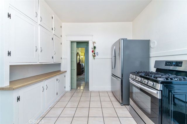 406 E Walnut, Santa Ana, CA 92701