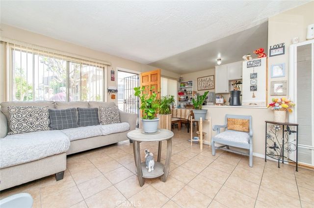 406 E Walnut, Santa Ana, CA 92701