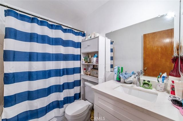 406 E Walnut, Santa Ana, CA 92701