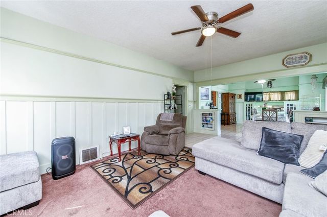 406 E Walnut, Santa Ana, CA 92701