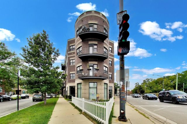 3028 W ROSCOE Street 203, Chicago, IL 60618