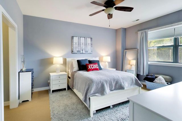 3028 W ROSCOE Street 203, Chicago, IL 60618