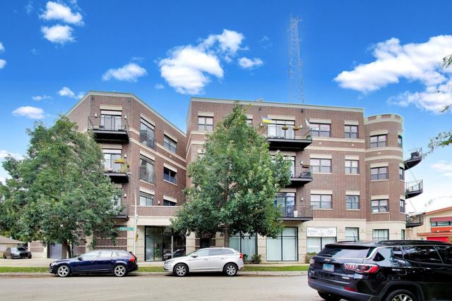 3028 W ROSCOE Street 203, Chicago, IL 60618