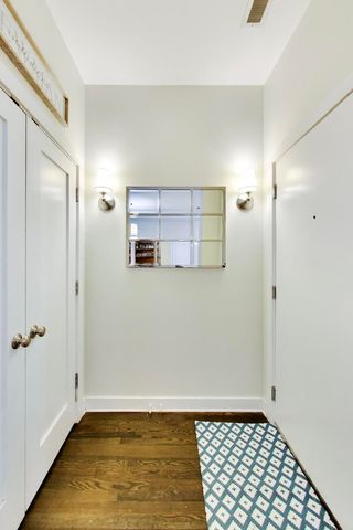 3028 W ROSCOE Street 203, Chicago, IL 60618