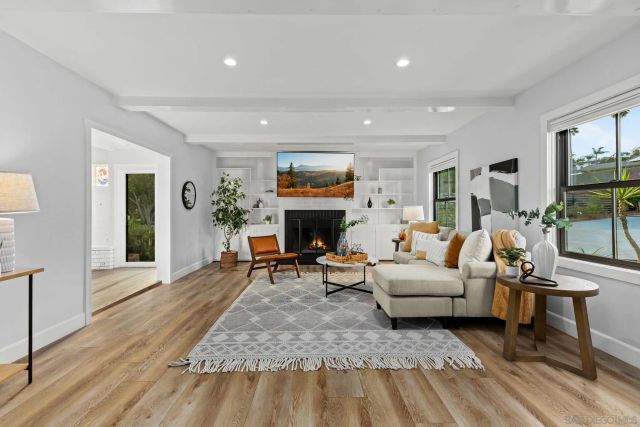 2335 Ivy Rd, Oceanside, CA 92054