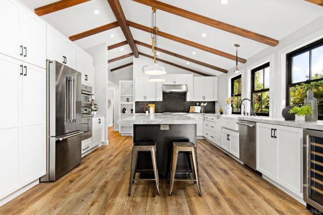 2335 Ivy Rd, Oceanside, CA 92054