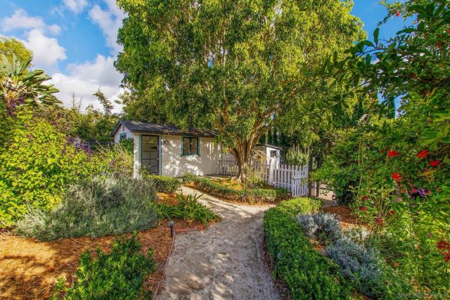 2335 Ivy Rd, Oceanside, CA 92054