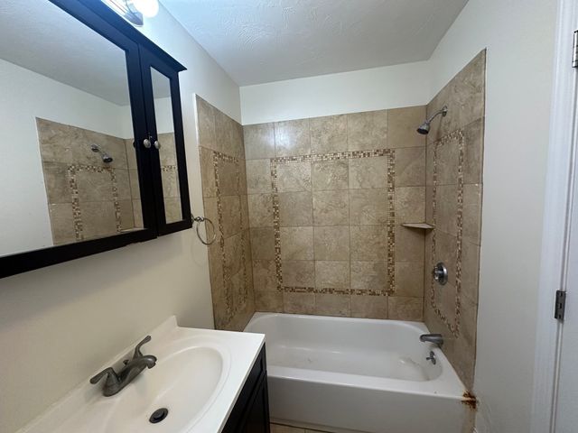 8 Grant St 15, Natick, MA 01760