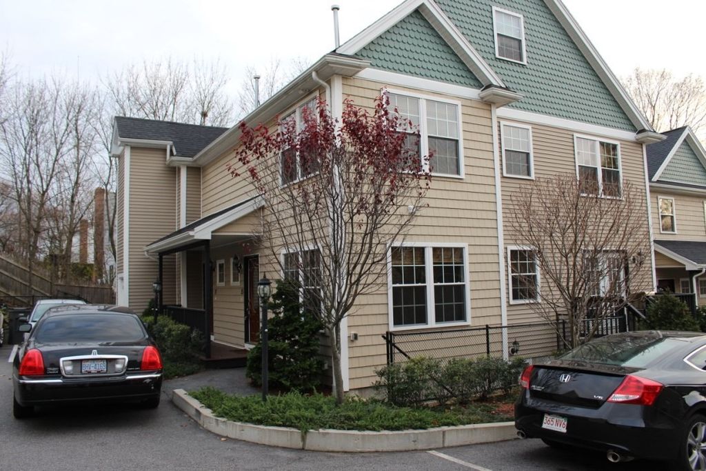 8 Grant St 15, Natick, MA 01760