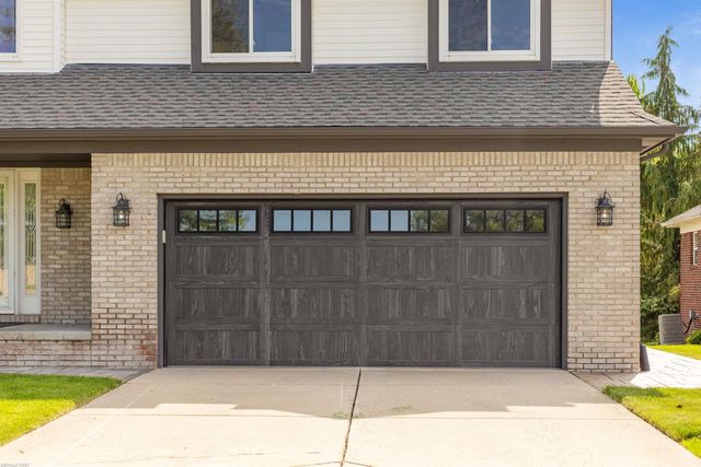 52282 Birch Court, Chesterfield Twp, MI 48047