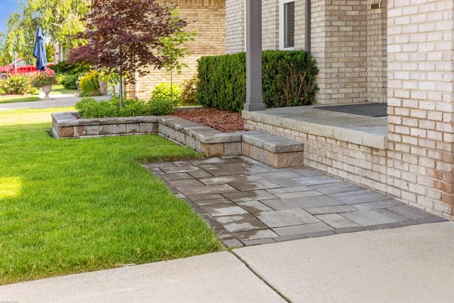 52282 Birch Court, Chesterfield Twp, MI 48047