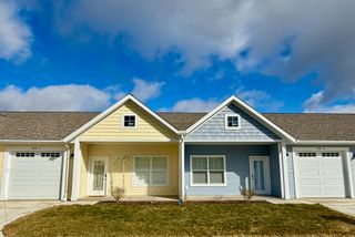 874 3rd Avenue 12, Lake Odessa, MI 48849