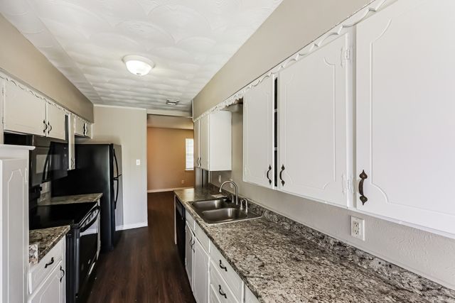 902 Poinsettia Drive, Lancaster, TX 75146