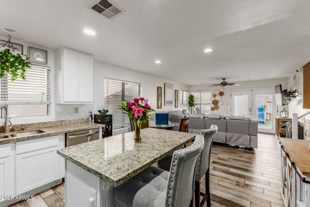 2910 E WINDSONG Drive, Phoenix, AZ 85048