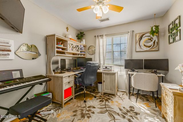 2910 E WINDSONG Drive, Phoenix, AZ 85048