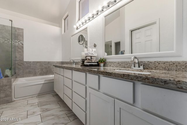 2910 E WINDSONG Drive, Phoenix, AZ 85048