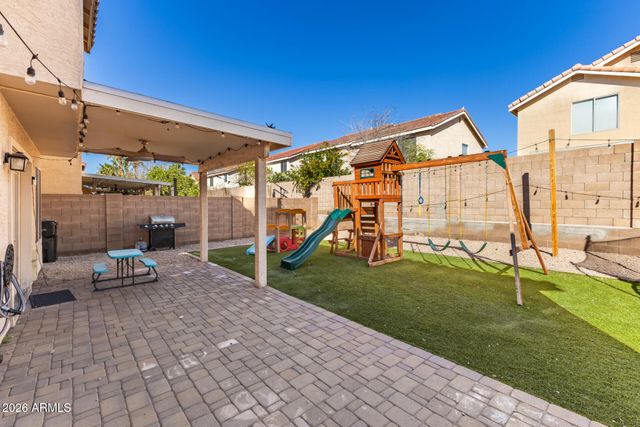 2910 E WINDSONG Drive, Phoenix, AZ 85048