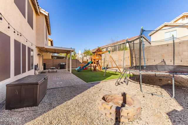 2910 E WINDSONG Drive, Phoenix, AZ 85048