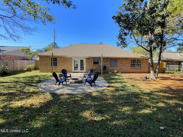 3116 Beachview Drive, Ocean Springs, MS 39564