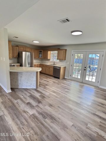 3116 Beachview Drive, Ocean Springs, MS 39564