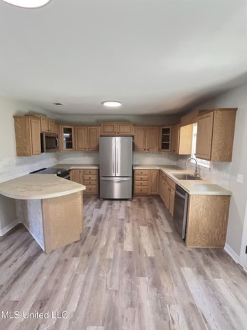 3116 Beachview Drive, Ocean Springs, MS 39564