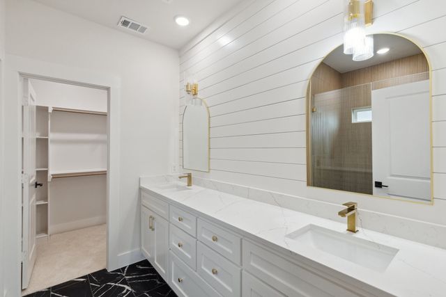 1876 Meadowview, Canton, TX 75103