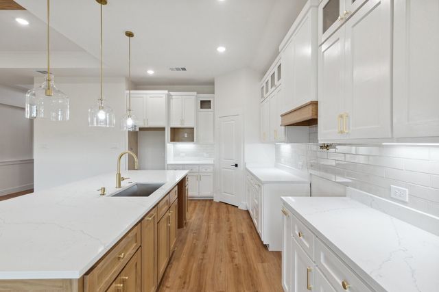 1876 Meadowview, Canton, TX 75103