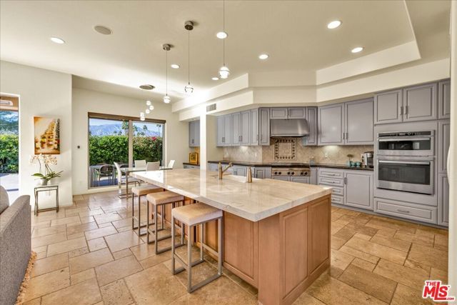 6 Carrera Place, Rancho Mirage, CA 92270