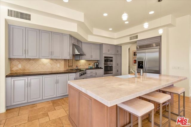 6 Carrera Place, Rancho Mirage, CA 92270