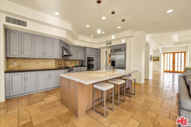 6 Carrera Place, Rancho Mirage, CA 92270