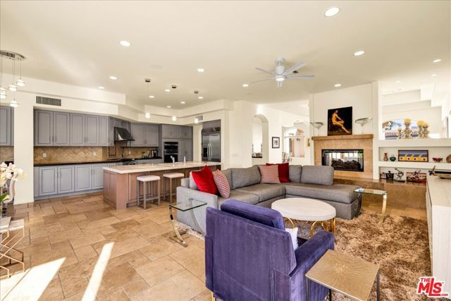 6 Carrera Place, Rancho Mirage, CA 92270