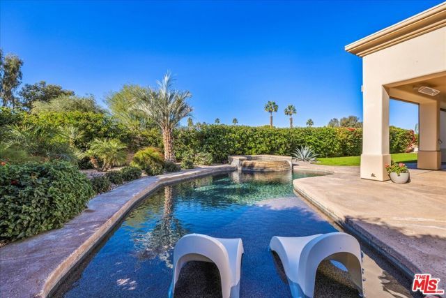 6 Carrera Place, Rancho Mirage, CA 92270