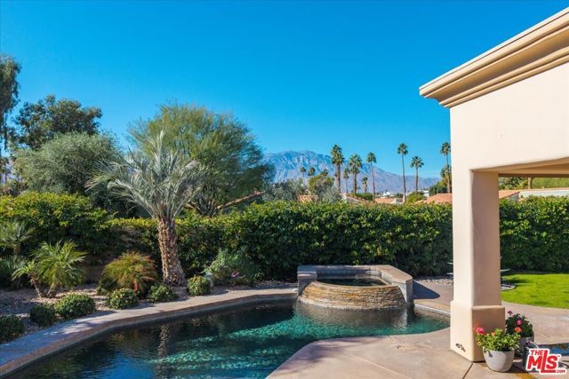 6 Carrera Place, Rancho Mirage, CA 92270