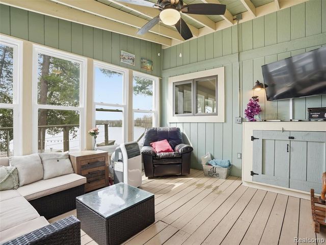 3349 Duffield Street, White Lake, MI 48383