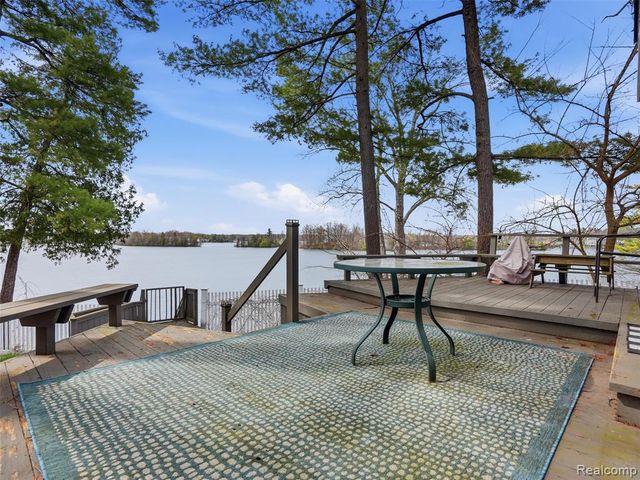 3349 Duffield Street, White Lake, MI 48383